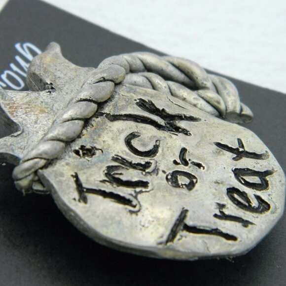 Vintage NOS Halloween Trick or Treat Bag Pin - Picture 3 of 4